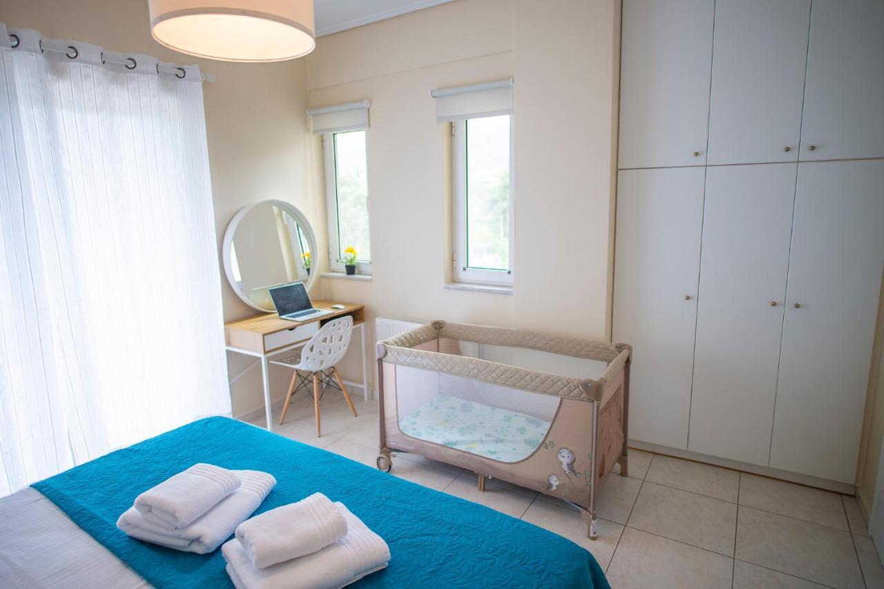 Helios: Charming Beach Home Next To Crystal Waters Néa Mákri Eksteriør bilde